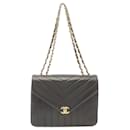 Sac à épaule Mademoiselle en cuir Chanel V Stitch Chevron 2572722 en très bon état