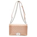 Borsa a spalla Chanel Boy Chanel in pelle 92193 in ottime condizioni