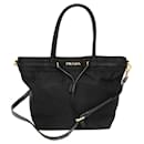 Prada Damen Schultertasche aus Leder und Nylon