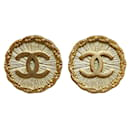 Boucles d'oreilles clips en métal doré vintage Chanel