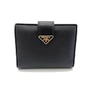 Prada Saffiano Bi-Fold Geldbörse