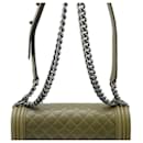 Bolso de hombro Chanel Boy con cadena Chanel