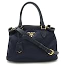 Prada Handtasche Schultertasche in Marineblau