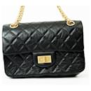 Borsa a spalla Mademoiselle Chanel 2.55 con catena W