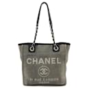 Borsa Tote Deauville di Chanel