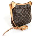 Bolsa de Ombro Odeon PM Monograma Louis Vuitton