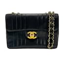 Chanel Mademoiselle Schultertasche aus Lammleder