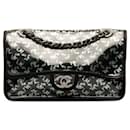 Borsa a spalla Chanel in pizzo nero con logo Coco Mark e catena a stella