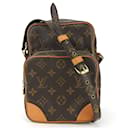 Louis Vuitton Monogram Pochette Shoulder Bag