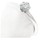 Anillo de diamante Tiffany Solitaire con borde afilado - Tiffany & Co