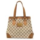 Bolso tote Hampstead PM Damier Azur de Louis Vuitton en beige