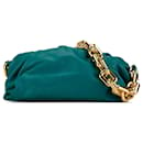 Borsa a spalla The Chain Pouch di Bottega Veneta in blu