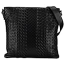 Bolso cruzado Intrecciato negro de Bottega Veneta