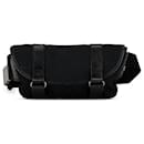 Bolso de cintura de lona GG negro de Gucci