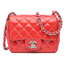 Pink Chanel Classic Patentasche mit einfacher Klappe