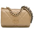 Gold Chanel Umhängetasche aus gestepptem Lammleder 19 Wallet on Chain