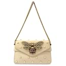 Bolsa Broadway Mini Queen Margaret em creme Gucci