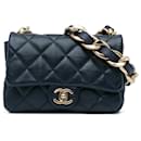 Sac à bandoulière funky town en cuir d'agneau matelassé bleu Chanel petit modèle