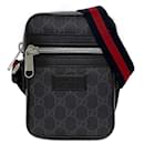 Pochette épaule Gucci GG Supreme gris noir