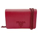 Bolso de hombro de cuero rojo Prada