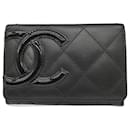 Porte-cartes en cuir d'agneau noir de la ligne Cambon de Chanel