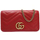 Bolsa de Ombro Matelassada Gucci GG Marmont