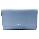 Bolsa de ombro de couro azul claro Prada