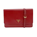 Cartera de hombro de cuero rojo Prada