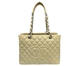 Borsa a Spalla Chanel Matelassé con Catena GST