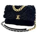 Bolsa de ombro Chanel 19 Medium em pele de carneiro shearling com corrente