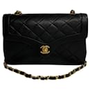 Chanel Matelassé Coco Mark Mini Schultertasche aus Lammleder mit Kette