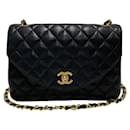 Bolsa de Ombro Chanel Matelassé Cocomark Turnlock em Couro de Cordeiro