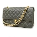 Bolso de hombro de cuero caviar negro Chanel