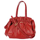 Bolso de cuero esmaltado rojo Prada