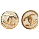 Boucles d'oreilles clous motif cercle doré Chanel