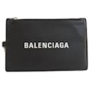 Pochette en cuir noir Balenciaga