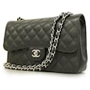 Bolso de hombro de cuero caviar negro Chanel