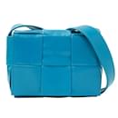 Bottega Veneta blaue Lammleder Schultertasche