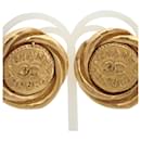 Boucles d'oreilles clip en or Chanel