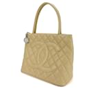 Sac fourre-tout en cuir beige Chanel