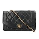 Bolsa de Ombro Chanel Diana Matelassé