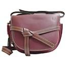 Bolsa de Ombro em Couro Bordeaux Loewe