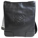 Bolso de hombro de cuero negro Loewe