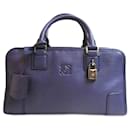 Bolsa Loewe Amazona 28 em couro roxo