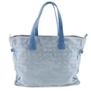 Sac fourre-tout en toile nylon bleu clair Chanel