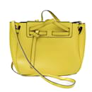 Bolsa de mão Loewe Lazo Mini em couro amarelo