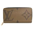 Louis Vuitton Monogram Giant Zippy Wallet