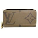 Louis Vuitton Monogram Giant Reverse Zippy Wallet