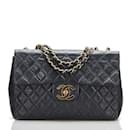 Bolsa de ombro Chanel Matelassé 34 com corrente