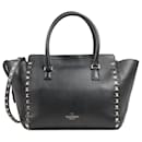 Borsa a spalla 2Way in pelle Valentino Garavani Rockstuds nera